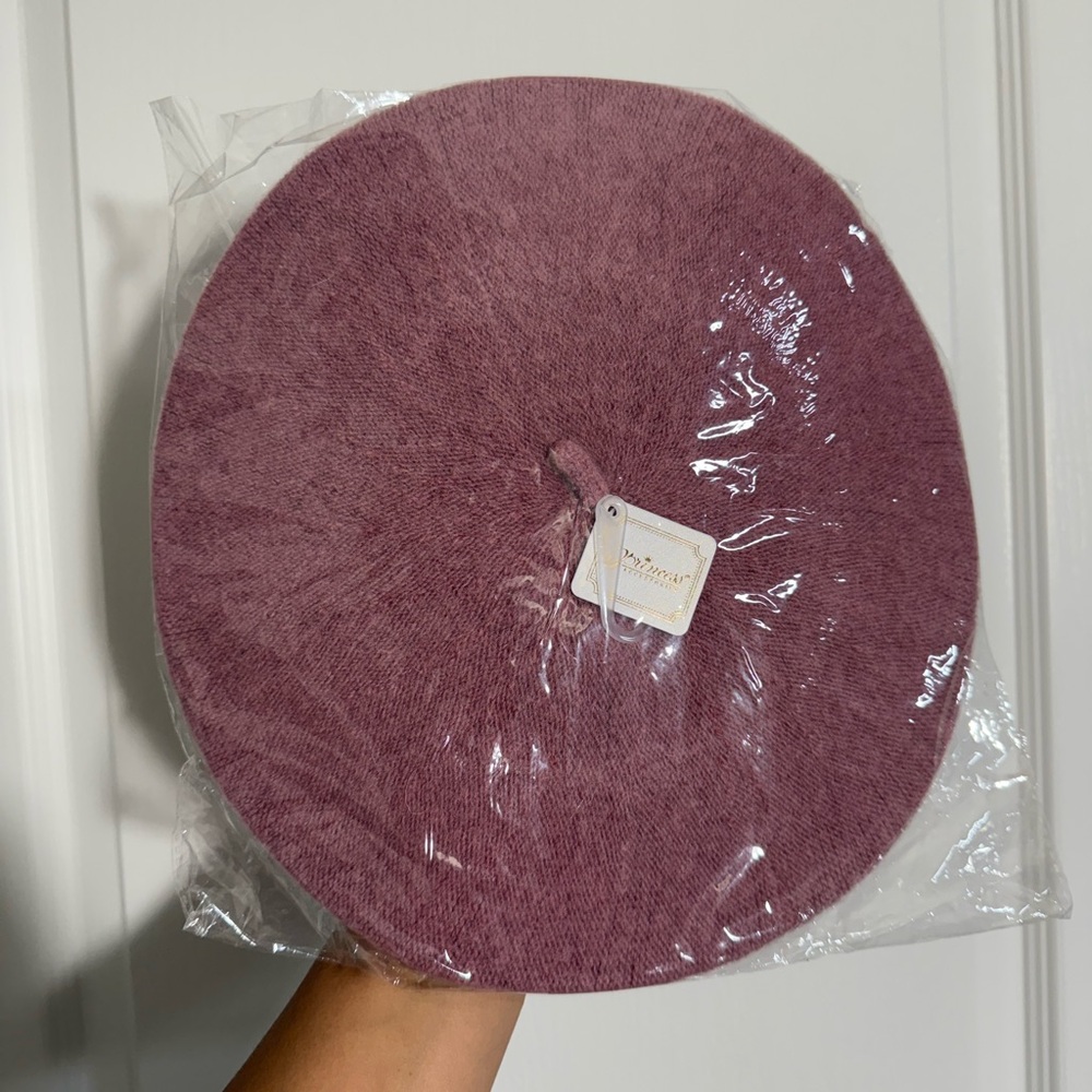 NWT, Mauve Beret